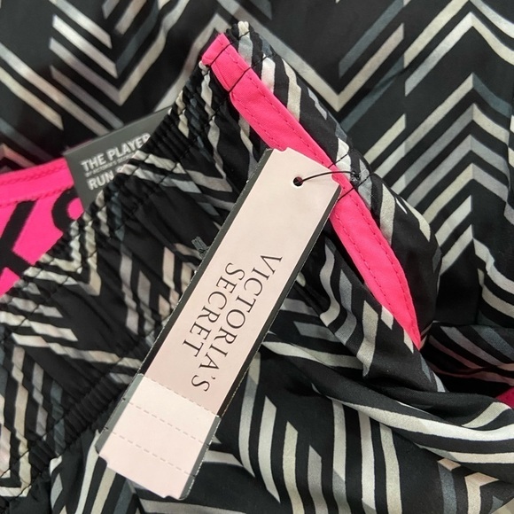 NWT Victoria’s Secret Sport The Player Run Short - Picture 8 of 11